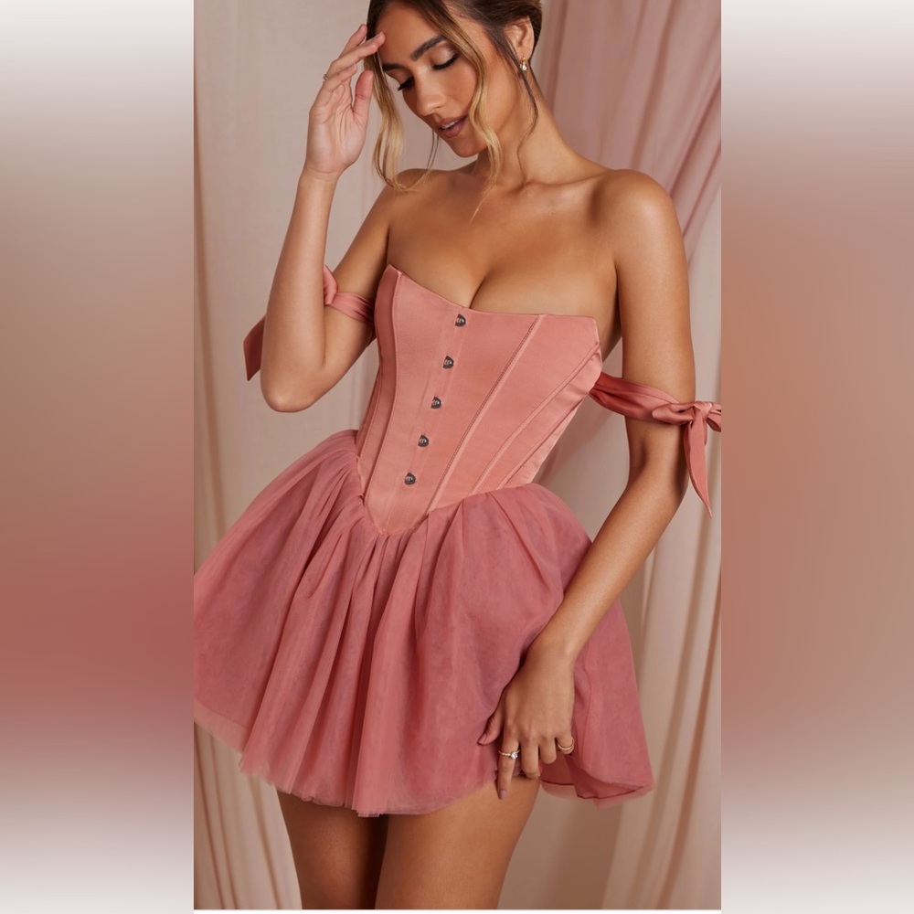 Oh Polly Reine dress in terracotta size 4